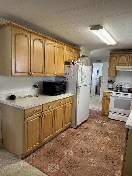 For Sale: $62,000 (2 beds, 2 baths, 1296 Square Feet)