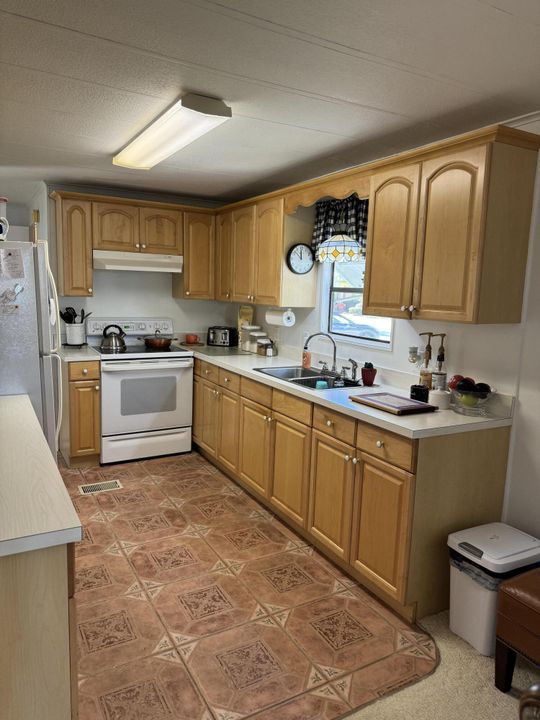 For Sale: $62,000 (2 beds, 2 baths, 1296 Square Feet)