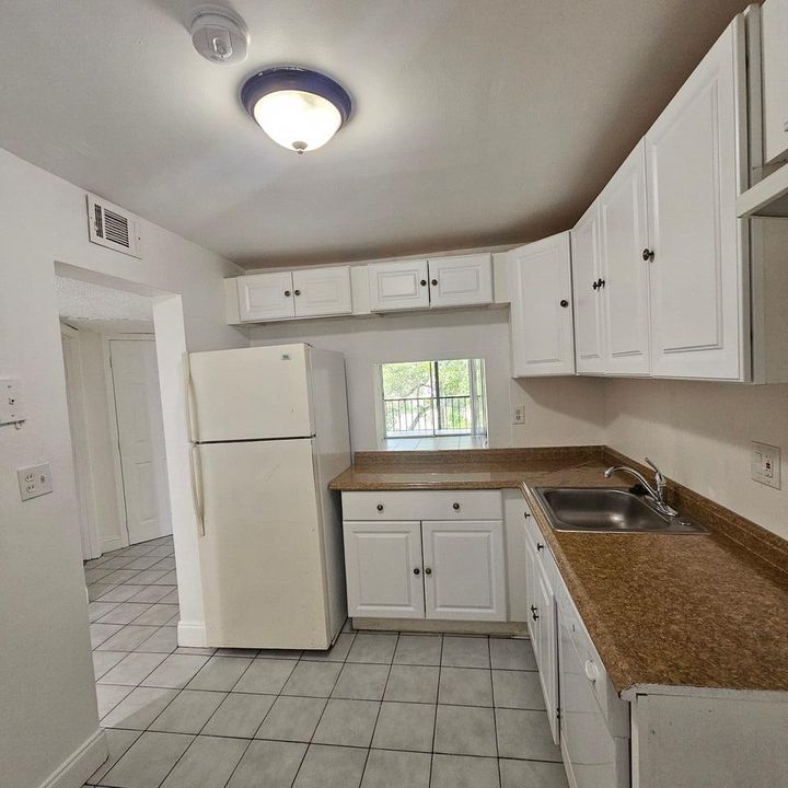 For Rent: $1,825 (2 beds, 2 baths, 949 Square Feet)