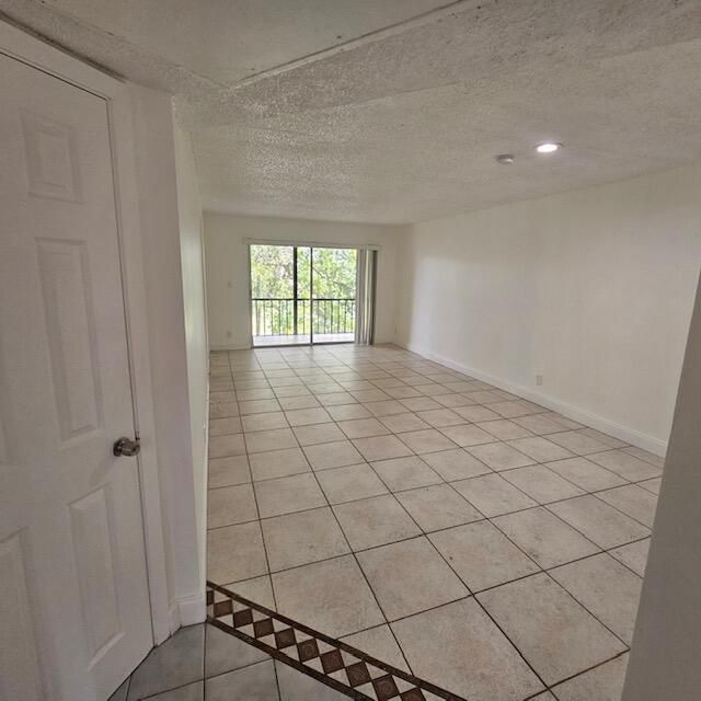 For Rent: $1,825 (2 beds, 2 baths, 949 Square Feet)