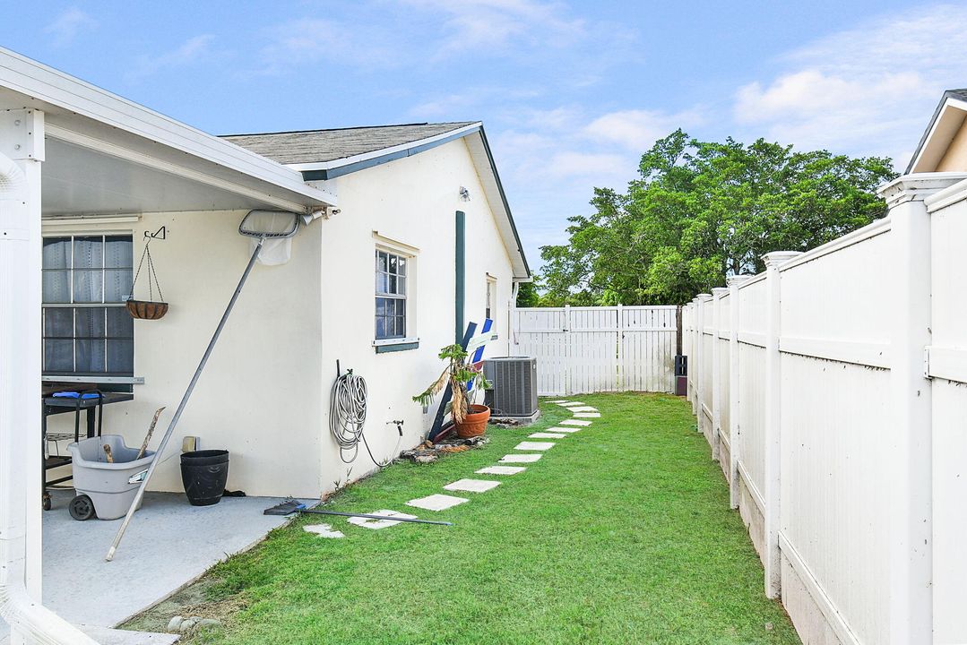 For Sale: $524,900 (3 beds, 2 baths, 1944 Square Feet)