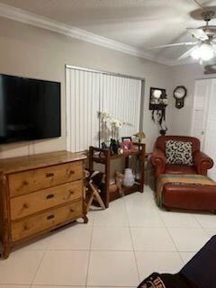 For Rent: $2,300 (2 beds, 1 baths, 894 Square Feet)