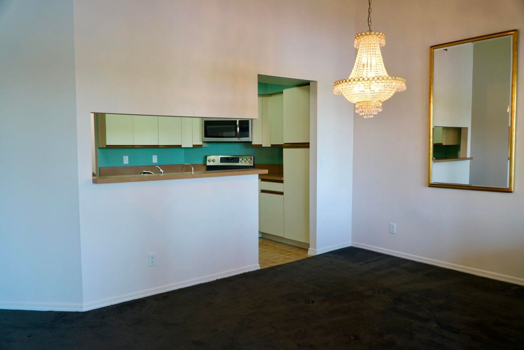 For Sale: $575,000 (2 beds, 2 baths, 1550 Square Feet)