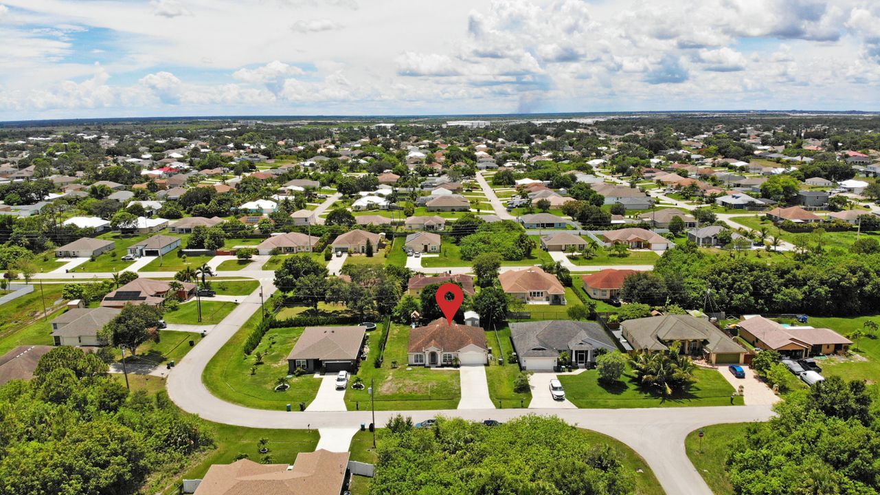 Active With Contract: $415,000 (4 beds, 2 baths, 1808 Square Feet)