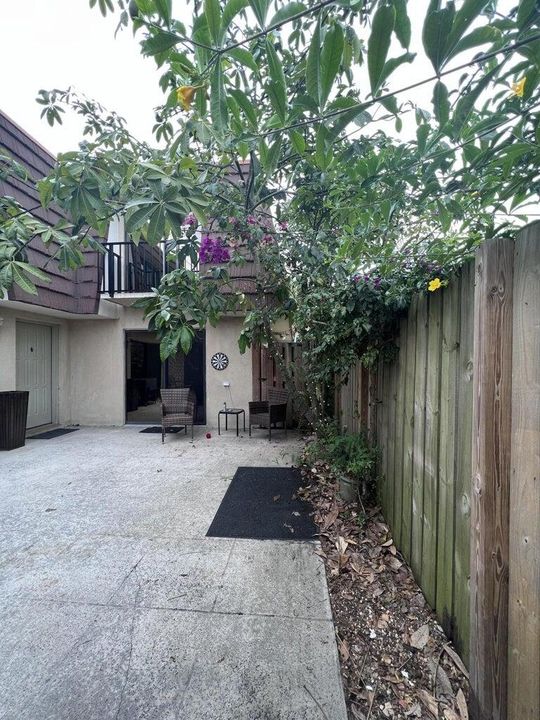 For Rent: $2,800 (3 beds, 2 baths, 1596 Square Feet)