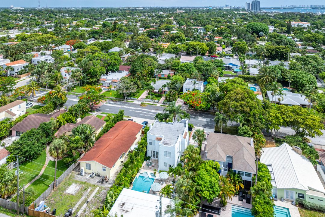 For Sale: $1,699,900 (3 beds, 3 baths, 1920 Square Feet)