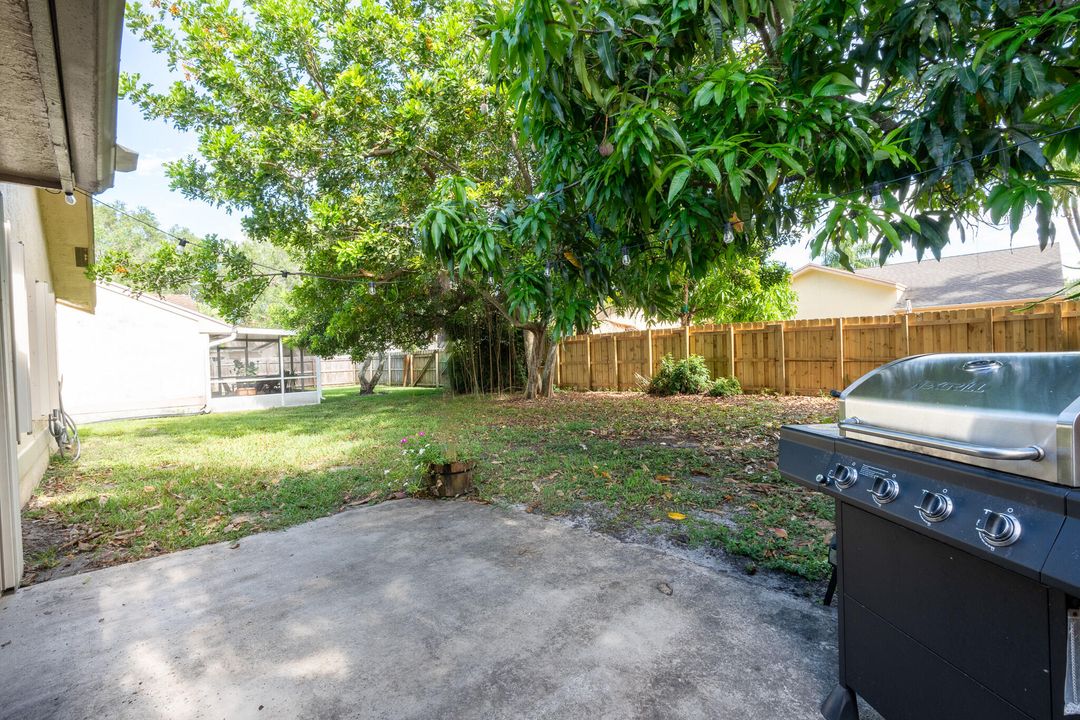 For Sale: $439,900 (3 beds, 2 baths, 1392 Square Feet)