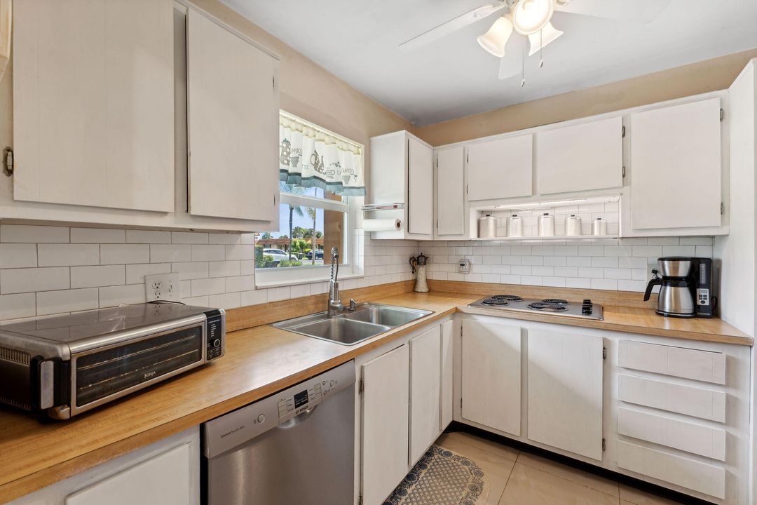 For Sale: $256,000 (2 beds, 2 baths, 1324 Square Feet)