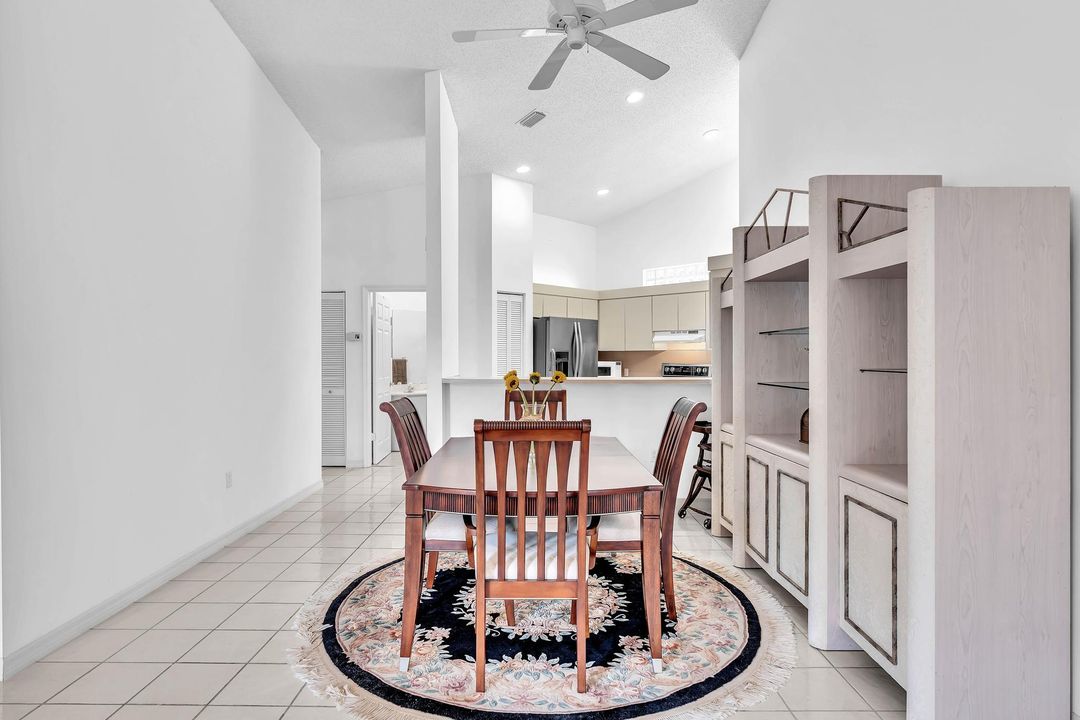 Active With Contract: $524,900 (3 beds, 2 baths, 1658 Square Feet)