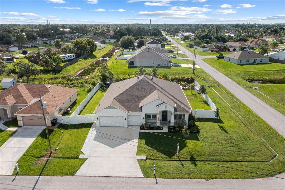 Active With Contract: $799,000 (4 beds, 3 baths, 3000 Square Feet)