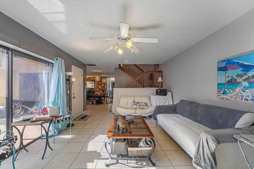 For Sale: $289,400 (2 beds, 2 baths, 1236 Square Feet)
