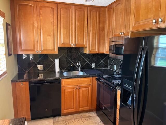 For Sale: $185,000 (2 beds, 1 baths, 840 Square Feet)