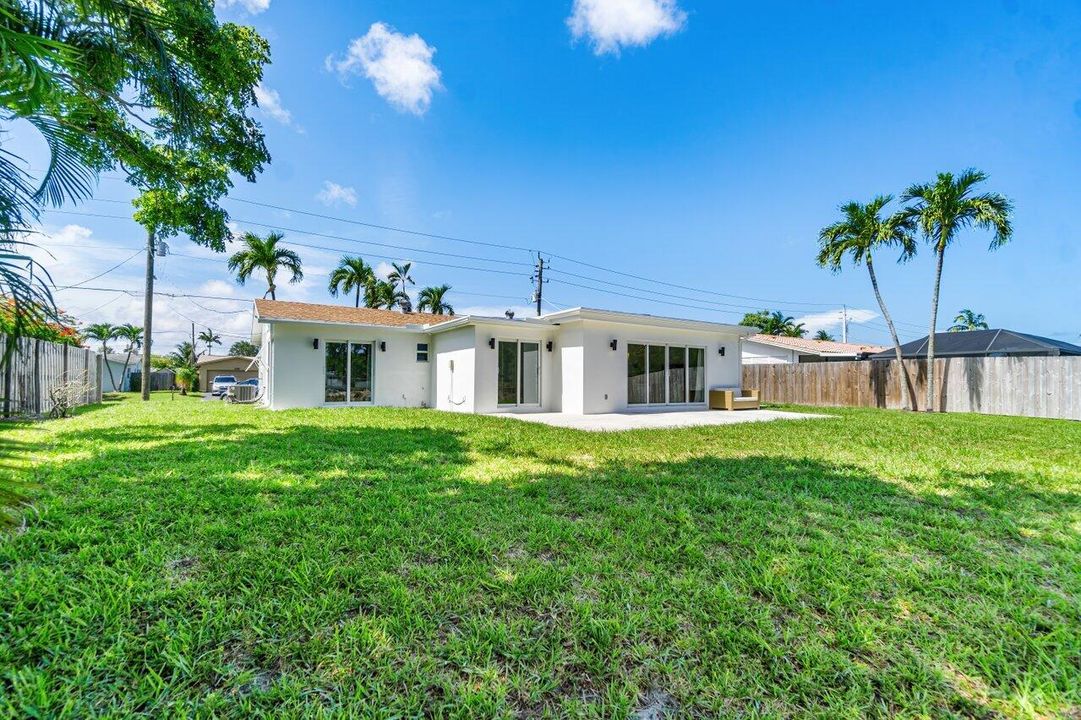 For Sale: $699,000 (3 beds, 2 baths, 1808 Square Feet)