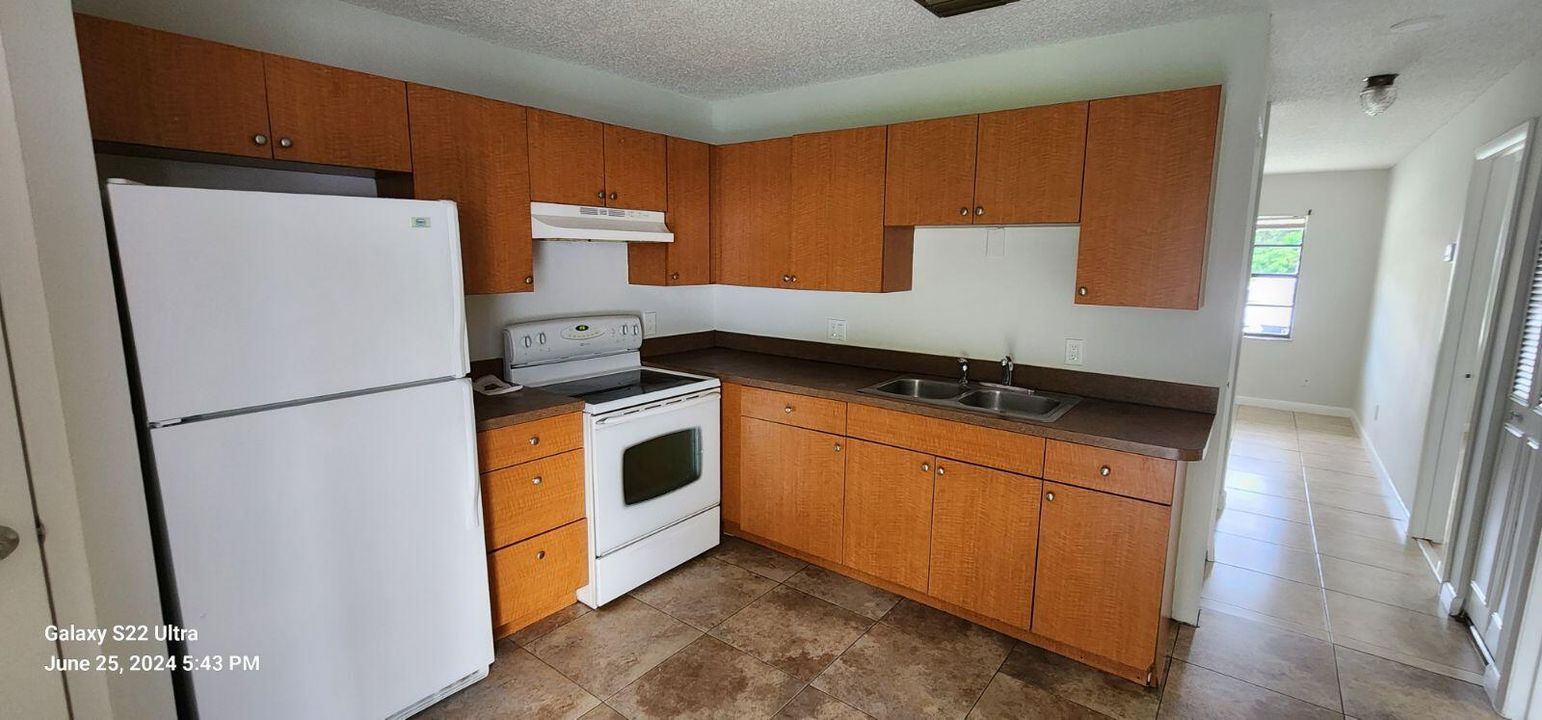 For Rent: $1,600 (2 beds, 2 baths, 720 Square Feet)