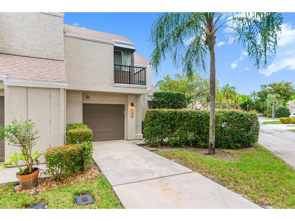 For Sale: $489,000 (3 beds, 2 baths, 2036 Square Feet)