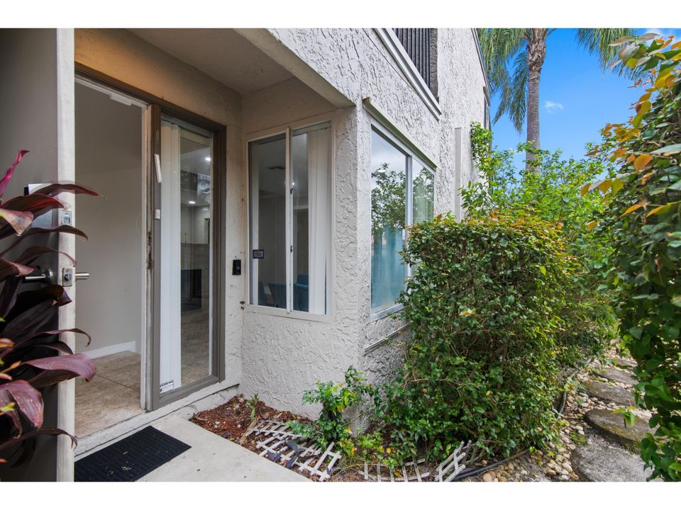 For Sale: $489,000 (3 beds, 2 baths, 2036 Square Feet)