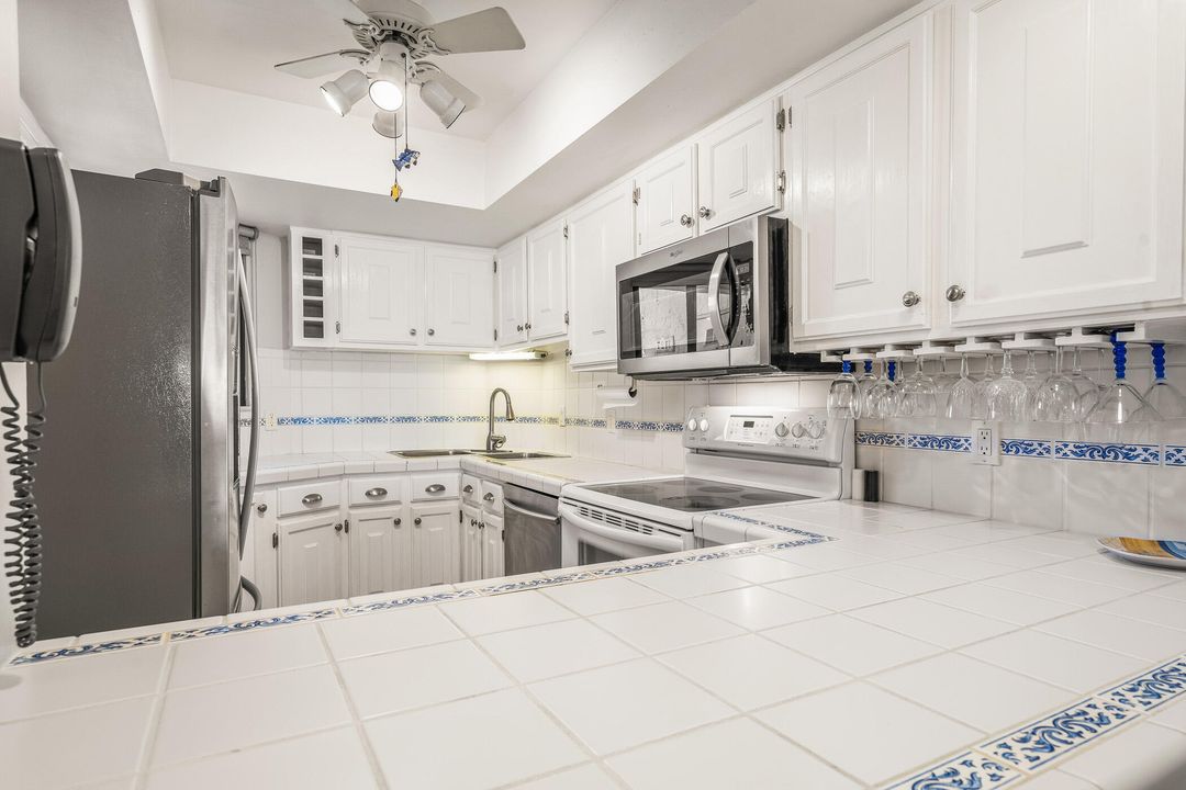 For Sale: $275,000 (2 beds, 2 baths, 1154 Square Feet)