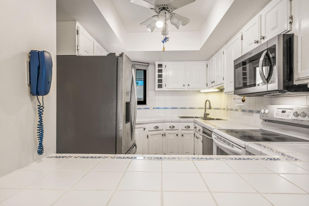 For Sale: $275,000 (2 beds, 2 baths, 1154 Square Feet)