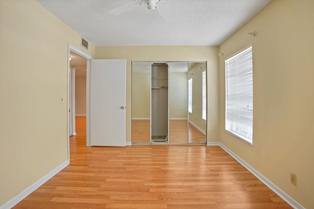 For Sale: $155,000 (2 beds, 2 baths, 941 Square Feet)