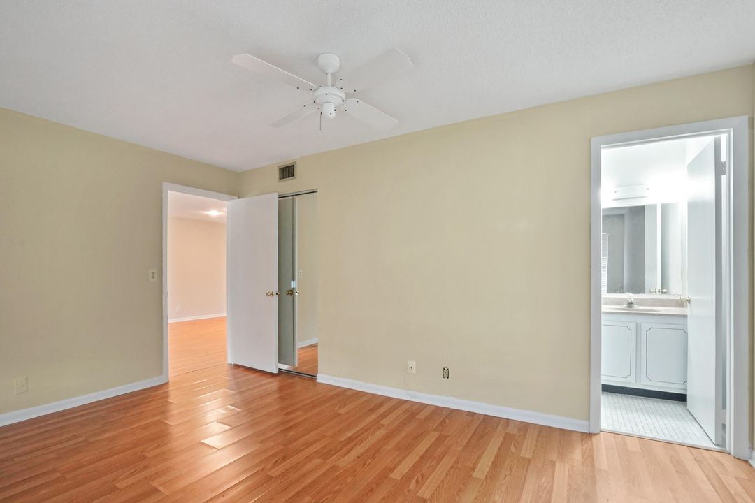 For Sale: $155,000 (2 beds, 2 baths, 941 Square Feet)