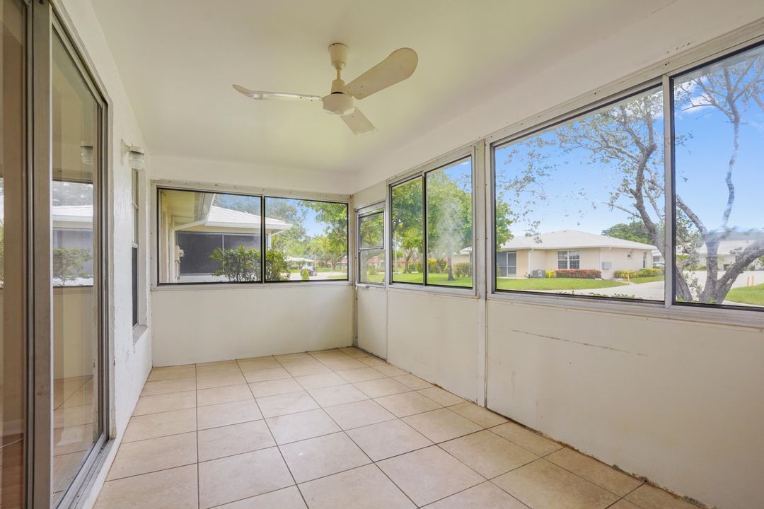 For Sale: $155,000 (2 beds, 2 baths, 941 Square Feet)