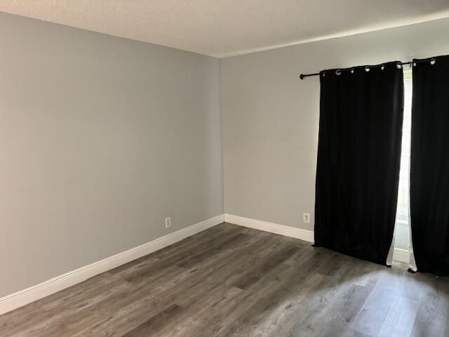 For Rent: $3,200 (2 beds, 2 baths, 936 Square Feet)