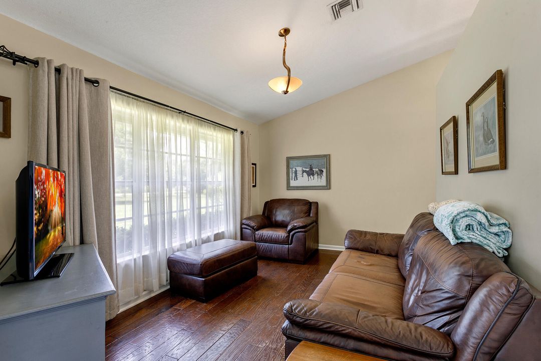 For Sale: $1,000,000 (4 beds, 2 baths, 2100 Square Feet)