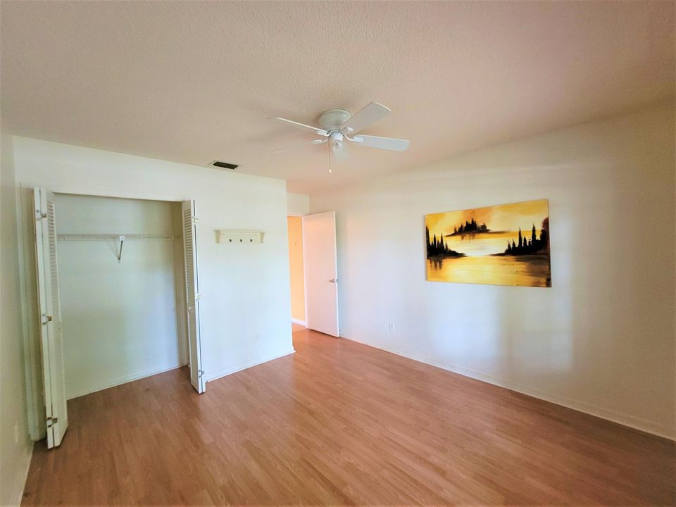 For Rent: $1,950 (2 beds, 1 baths, 936 Square Feet)