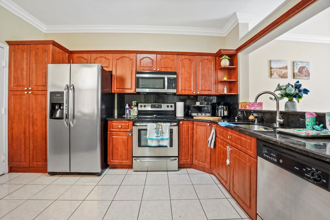 For Sale: $374,900 (3 beds, 2 baths, 1433 Square Feet)