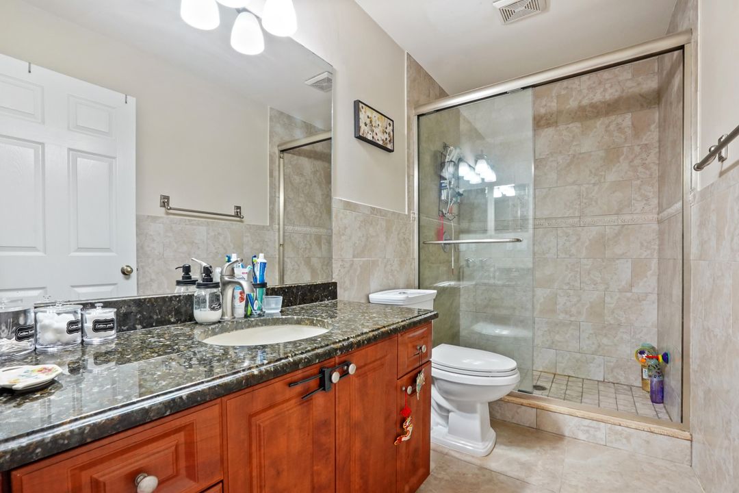 For Sale: $374,900 (3 beds, 2 baths, 1433 Square Feet)