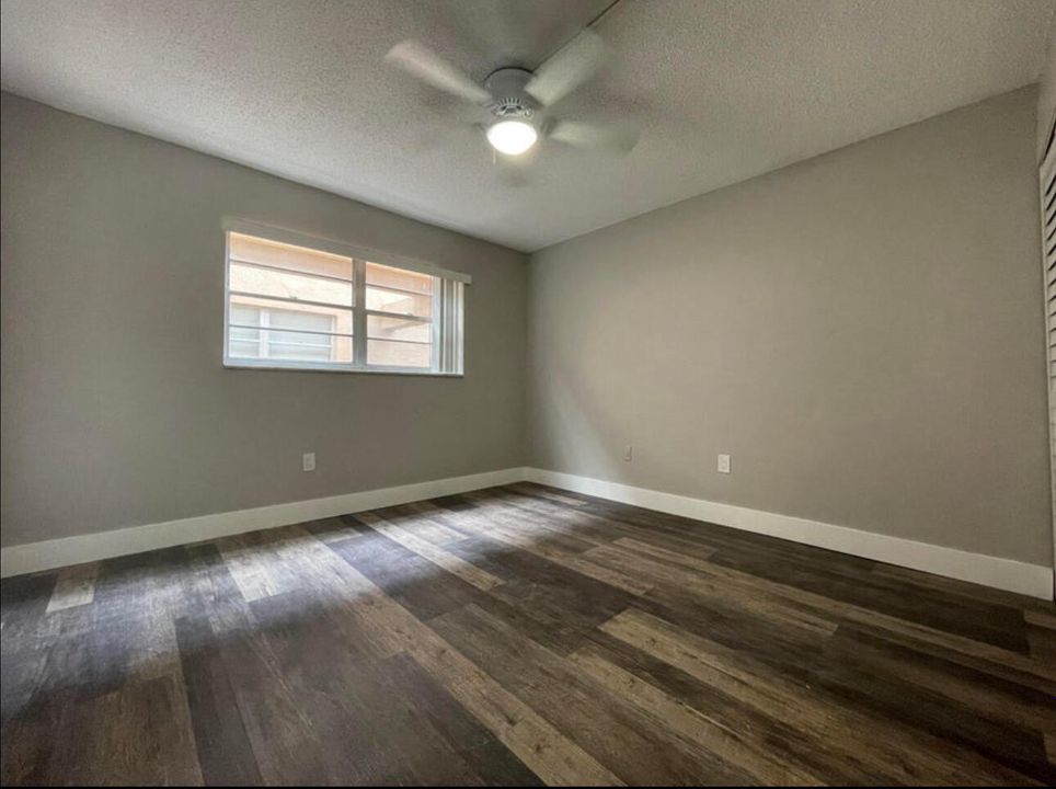 For Rent: $2,000 (2 beds, 1 baths, 803 Square Feet)