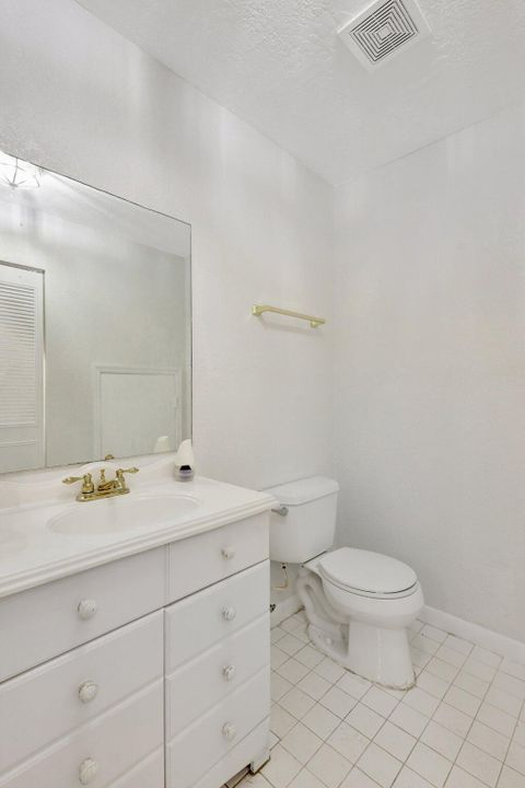 For Sale: $290,000 (2 beds, 2 baths, 1405 Square Feet)