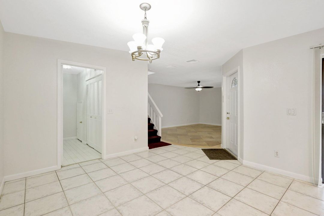 For Sale: $290,000 (2 beds, 2 baths, 1405 Square Feet)