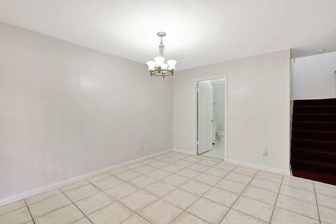 For Sale: $290,000 (2 beds, 2 baths, 1405 Square Feet)
