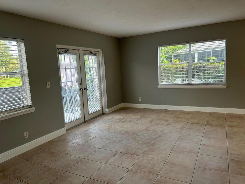 For Rent: $2,850 (2 beds, 2 baths, 1340 Square Feet)