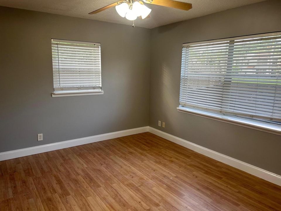 For Rent: $2,850 (2 beds, 2 baths, 1340 Square Feet)
