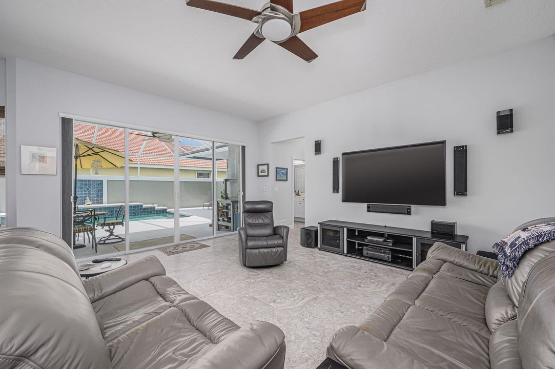 For Sale: $625,000 (4 beds, 3 baths, 2386 Square Feet)