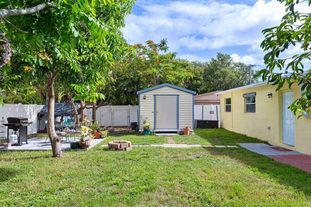 Active With Contract: $400,000 (4 beds, 2 baths, 1296 Square Feet)