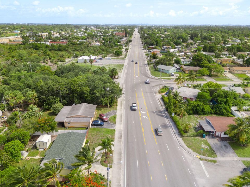 For Sale: $400,000 (4 beds, 2 baths, 1296 Square Feet)