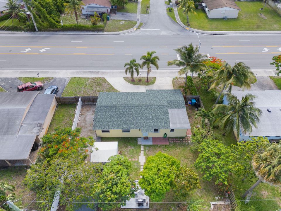 Active With Contract: $400,000 (4 beds, 2 baths, 1296 Square Feet)