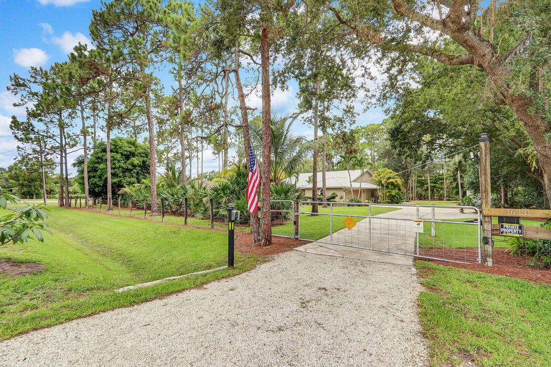 For Sale: $745,000 (3 beds, 2 baths, 1774 Square Feet)