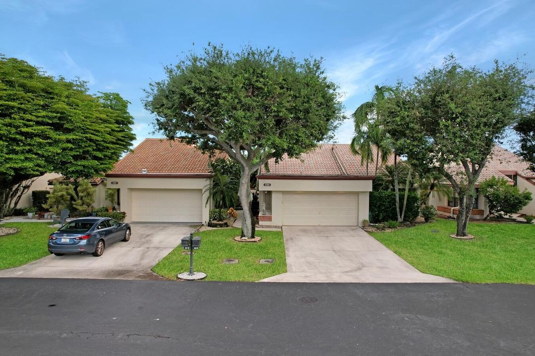 For Sale: $489,900 (2 beds, 2 baths, 2000 Square Feet)