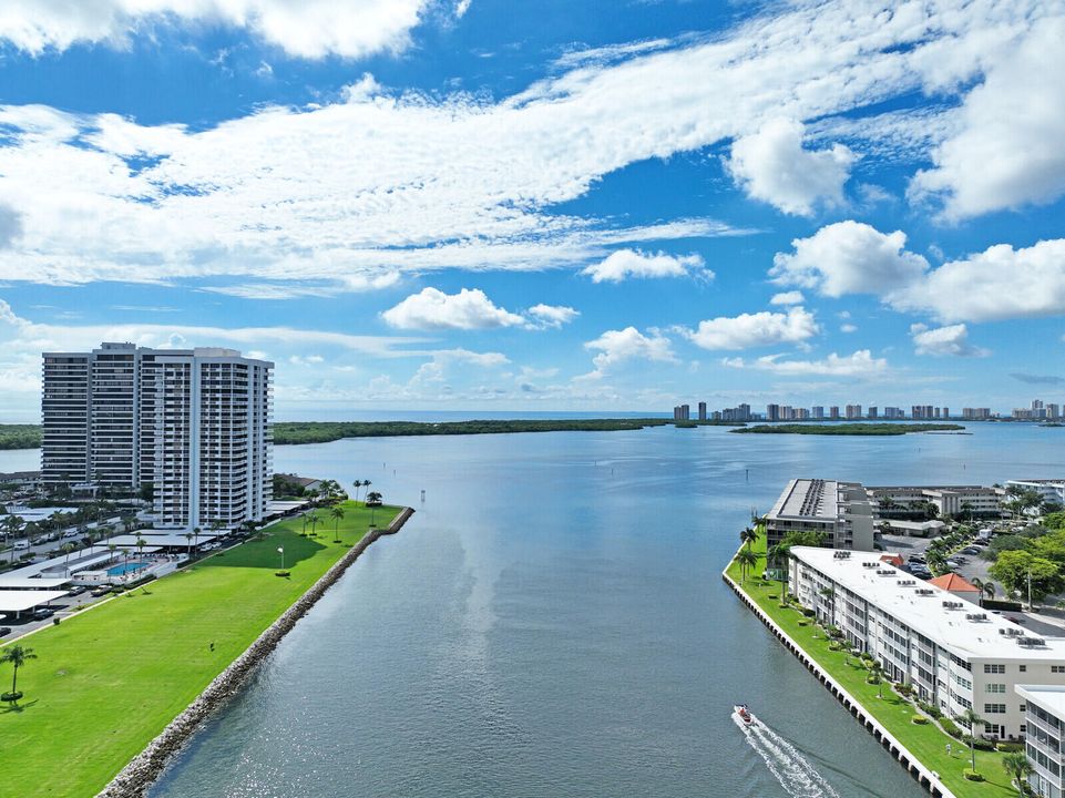 For Sale: $1,400,000 (3 beds, 2 baths, 2478 Square Feet)