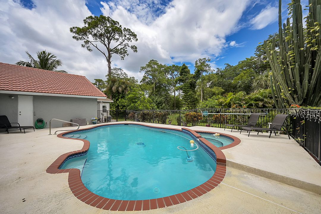 For Sale: $799,000 (3 beds, 2 baths, 2386 Square Feet)