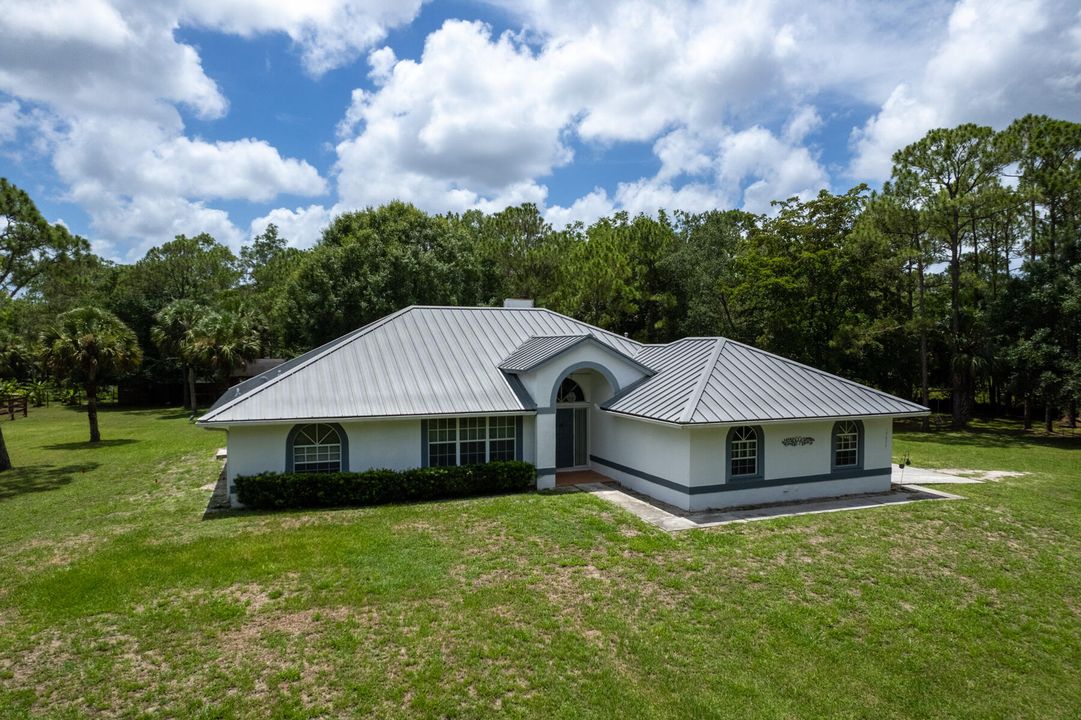 For Sale: $1,000,000 (4 beds, 2 baths, 2100 Square Feet)