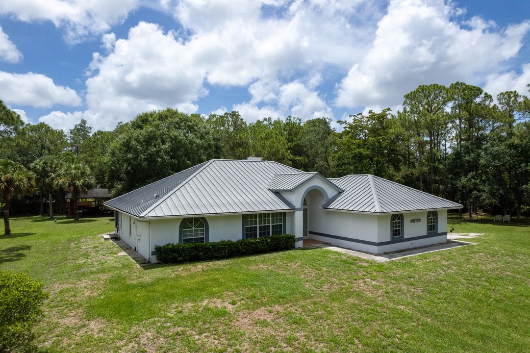 For Sale: $1,000,000 (4 beds, 2 baths, 2100 Square Feet)