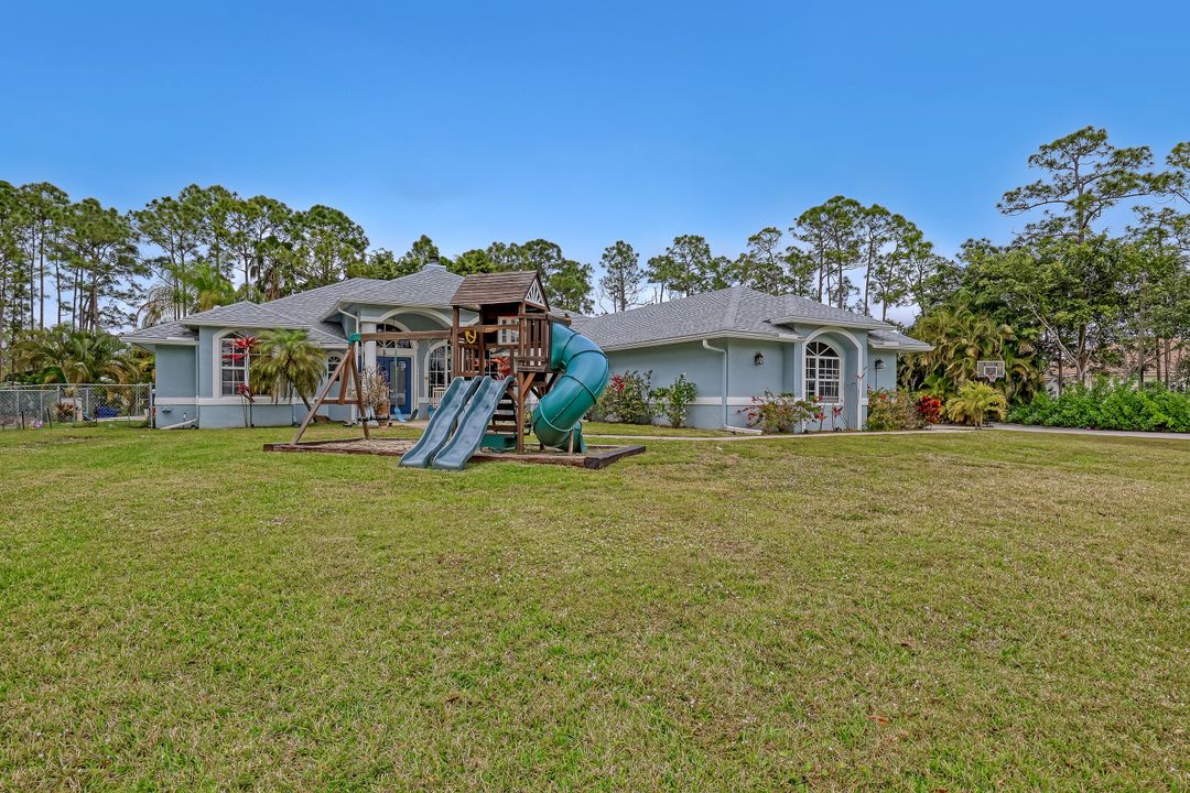 For Sale: $879,000 (5 beds, 2 baths, 3425 Square Feet)