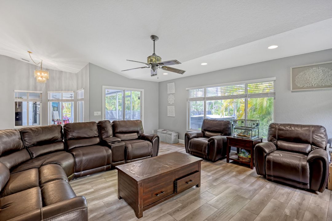 For Sale: $879,000 (5 beds, 2 baths, 3425 Square Feet)