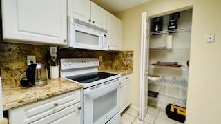 For Rent: $3,300 (1 beds, 1 baths, 835 Square Feet)