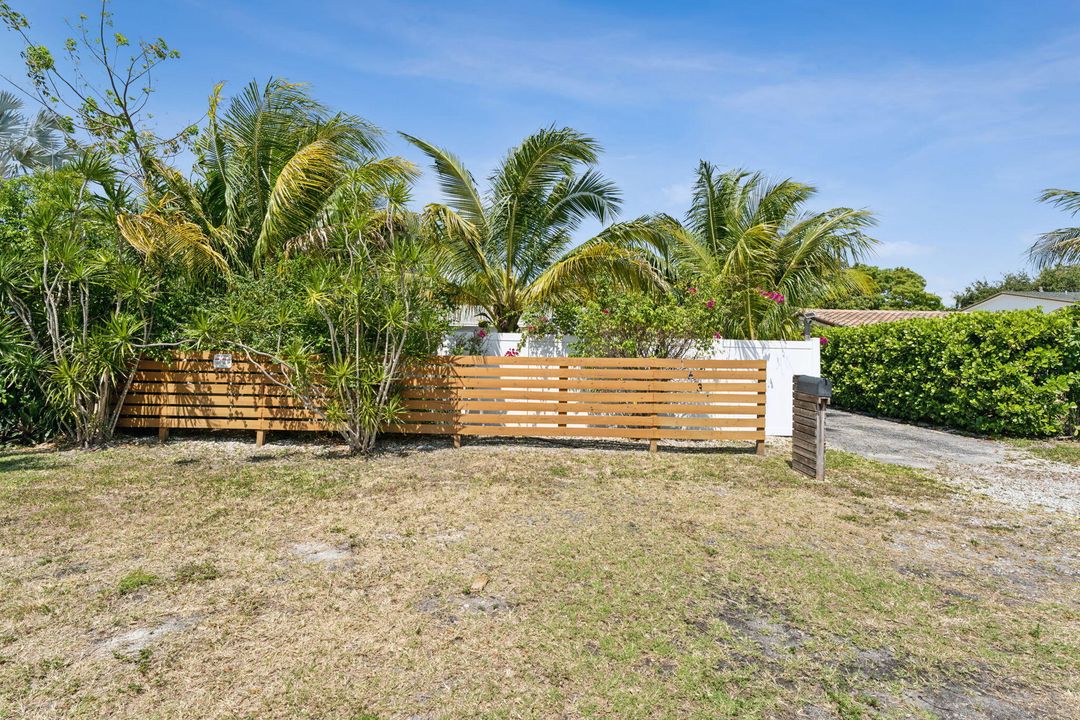 For Sale: $945,000 (3 beds, 2 baths, 1347 Square Feet)